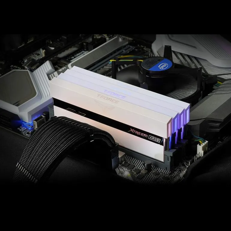 Memoria DDR4 Team Group T-Force Xtreem ARGB White 16GB 2x8GB 3600MHz CL18