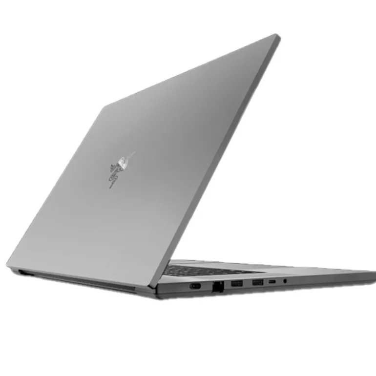 Portátil Razer Blade 18 RZ09-050921 M4-R311 i9-14900HX RTX 4090 32GB 2TB 18" 4K UHD+ 200Hz W11H
