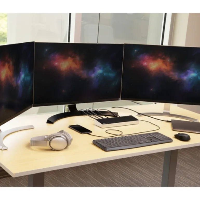 Startech USB-C Para Tres Monitores 4K Con 5x Puertos USB 3.0 - Dock Station